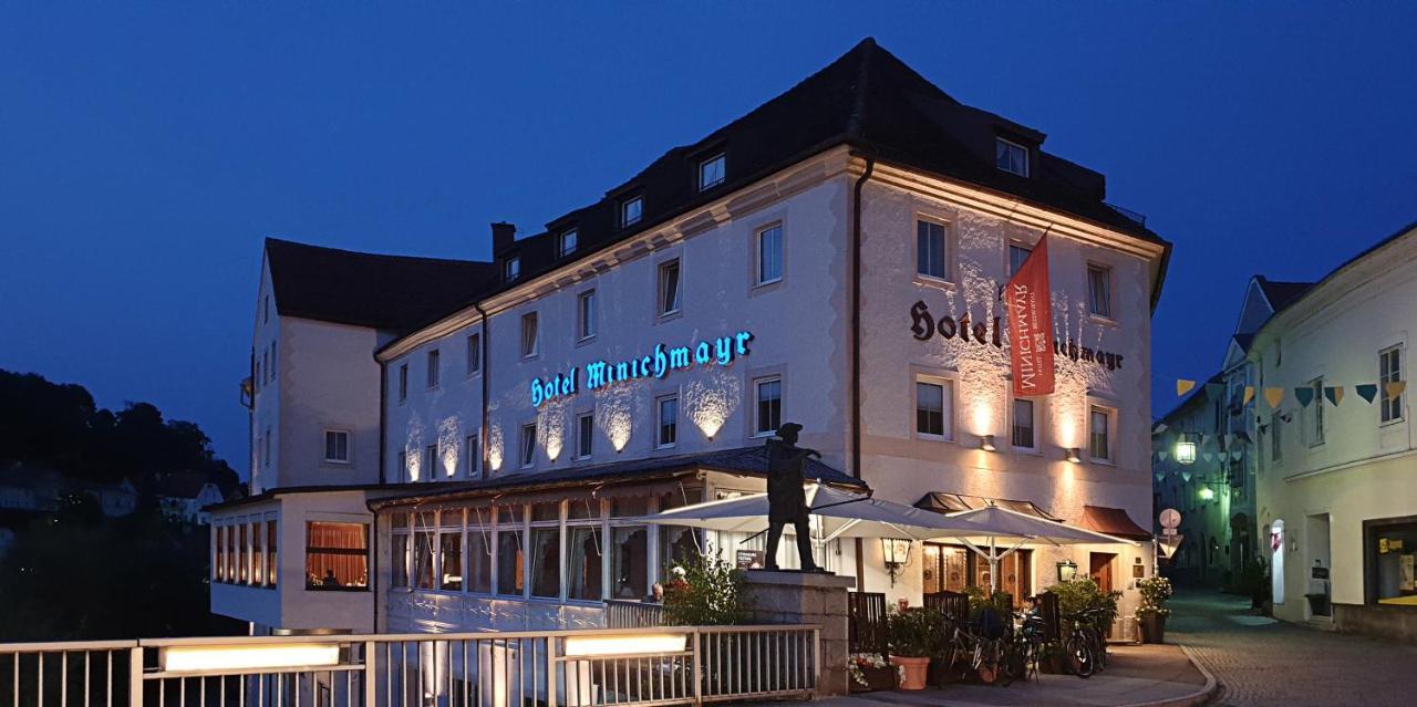 Hotel-Restaurant Minichmayr シュタイアー エクステリア 写真