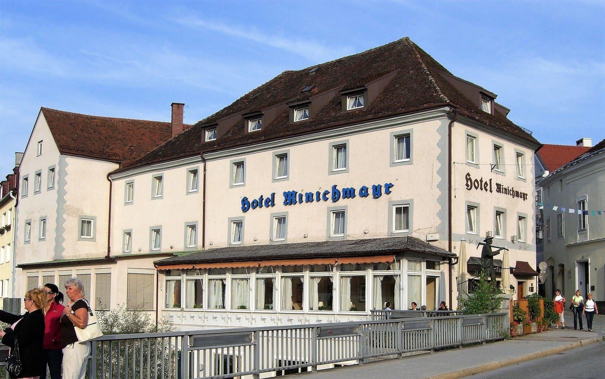 Hotel-Restaurant Minichmayr シュタイアー エクステリア 写真