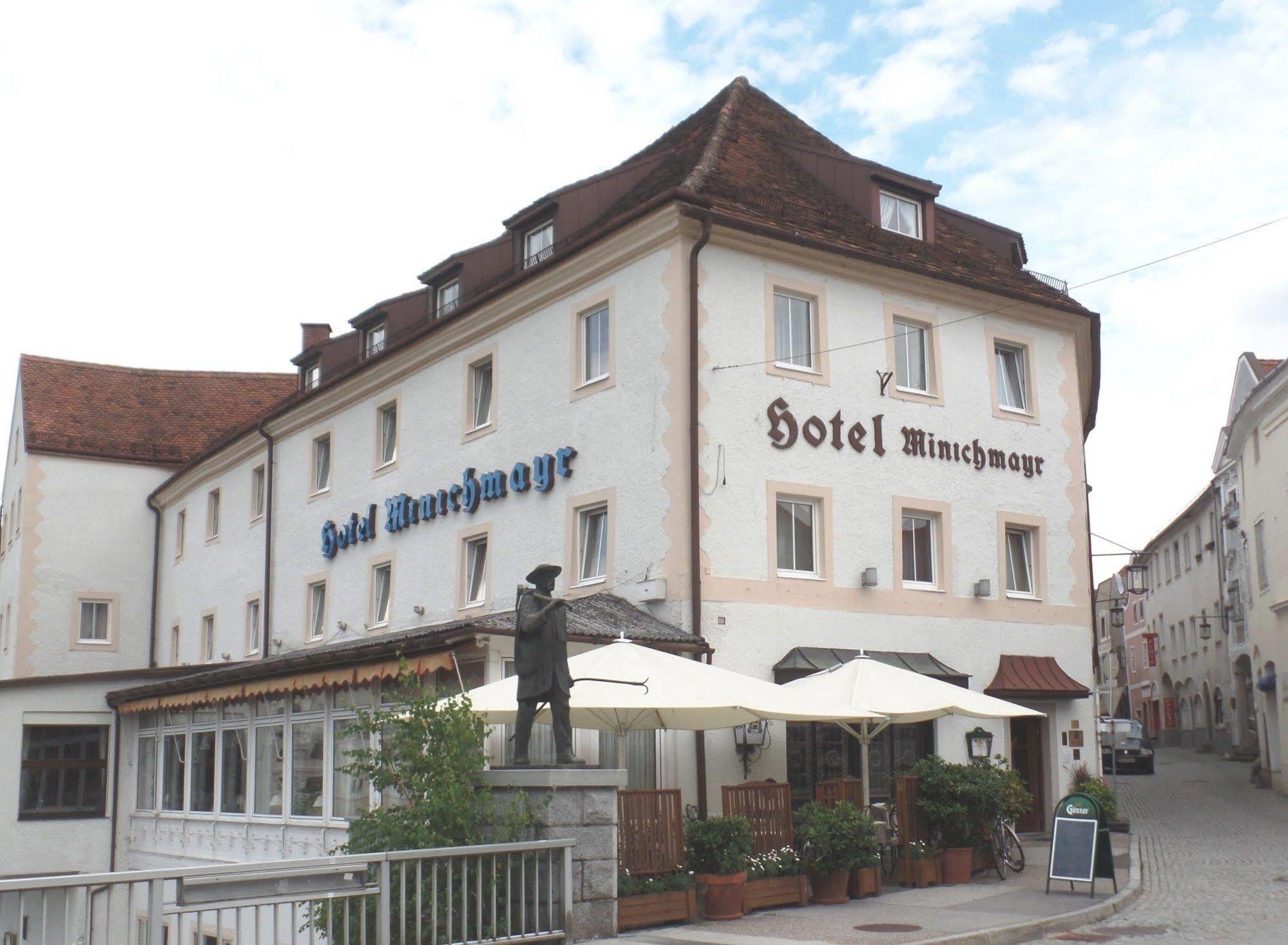 Hotel-Restaurant Minichmayr シュタイアー エクステリア 写真